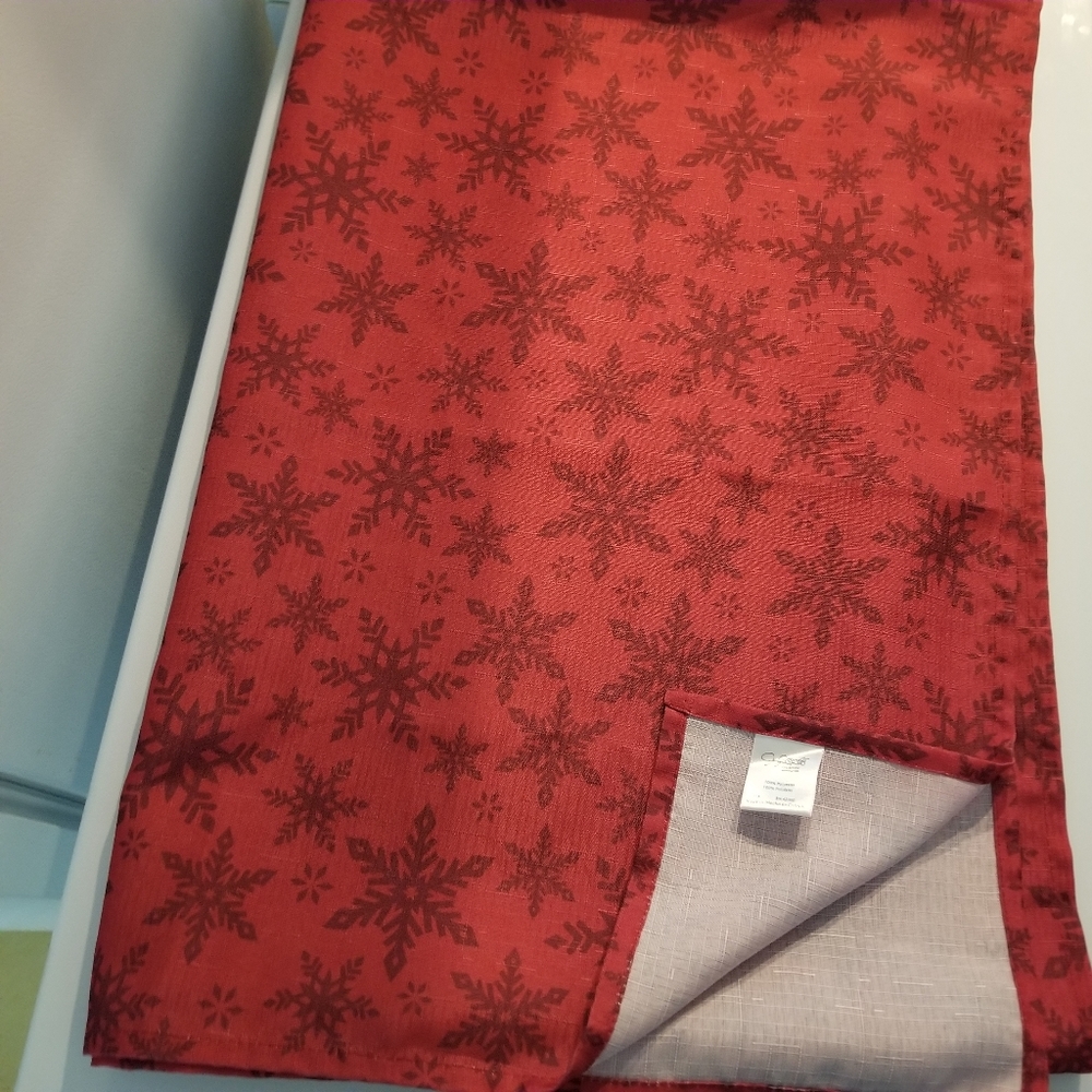 Christmas jaclyn Smith table cover